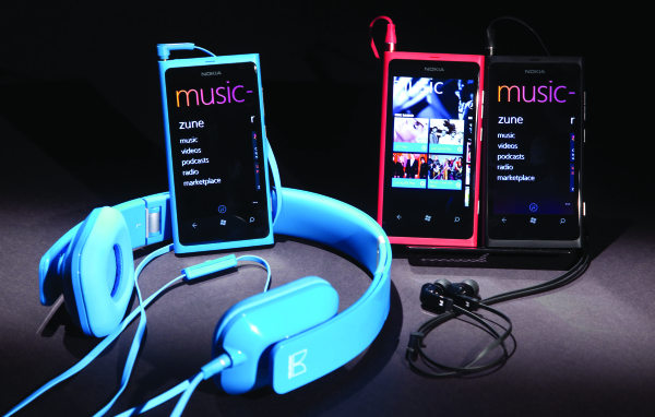 Nokia Lumia 800 и Nokia Purity HD