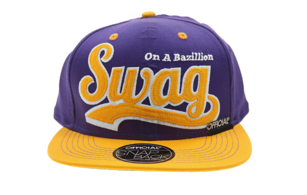 Фиолетовая кепка swag