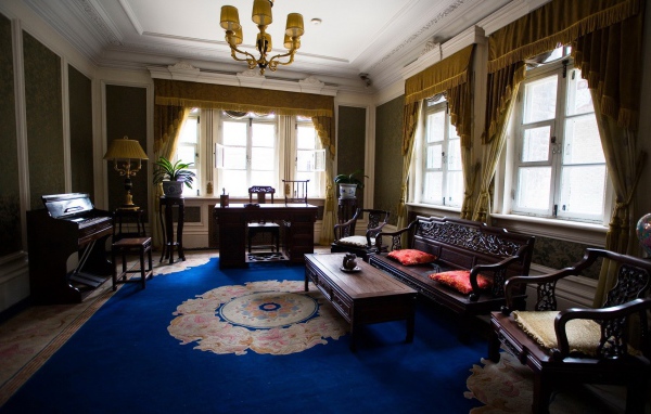 Комната с пианино