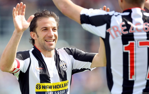 Нападавший игрок Сиднея Алессандро Дель Пьеро