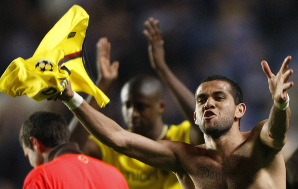 Лучший футболист Барселоны Даниэл Алвес без его футболки