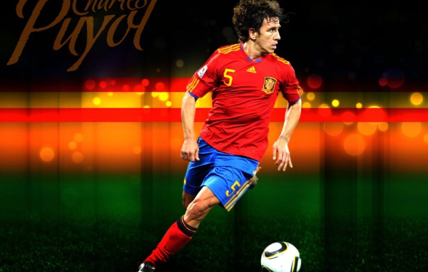 Защитник футболист Барселоны Карлес Пуйоль