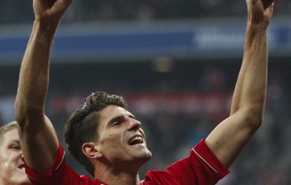 Футболист Фиорентины Марио Гомес забил гол