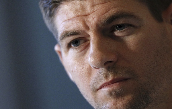 Футболист Ливерпуля Стивен крупным планом