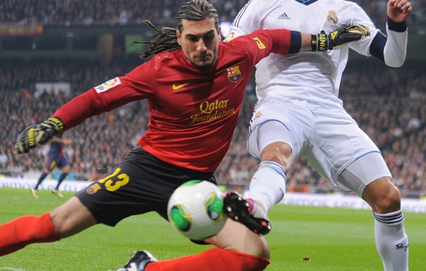 Вратарь Барселоны Хосе Пинто