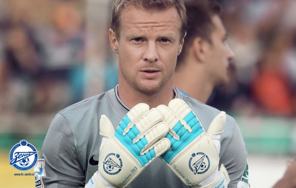 Голкипер Зенита Вячеслав Малафеев
