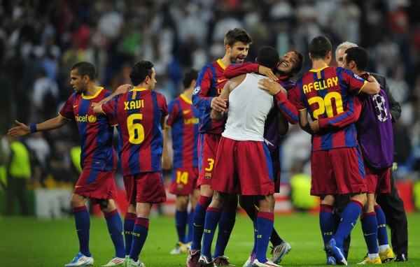 Игрок номер 2 Барселоны Даниэл Алвес и его команда