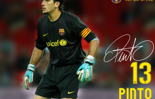 Игрок Барселоны Хосе Пинто