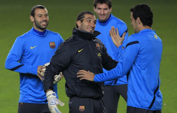 Игрок Барселоны Хосе Пинто после победы