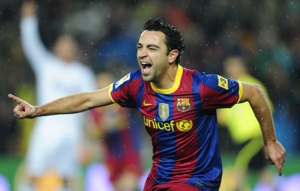 Игрок Барселоны Хави Эрнандес после победы в чемпионате