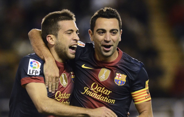 Игроки Барселоны Хорди Альба и Хави