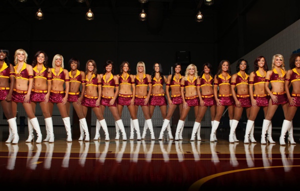 Женская группа поддержки