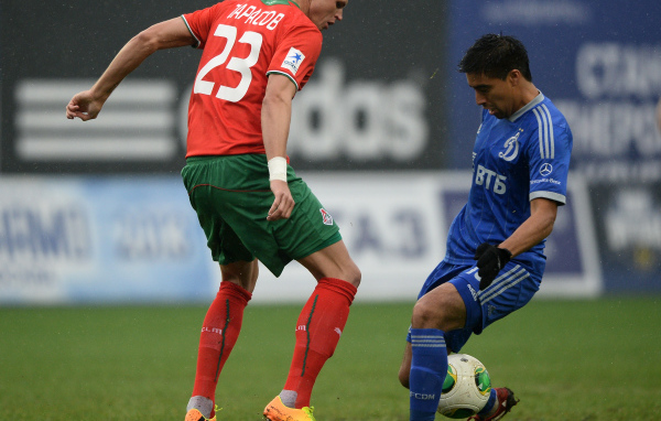 Полузащитник московского Локомотива Виталий Денисов