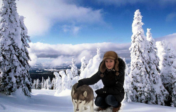 Девушка с лайкой