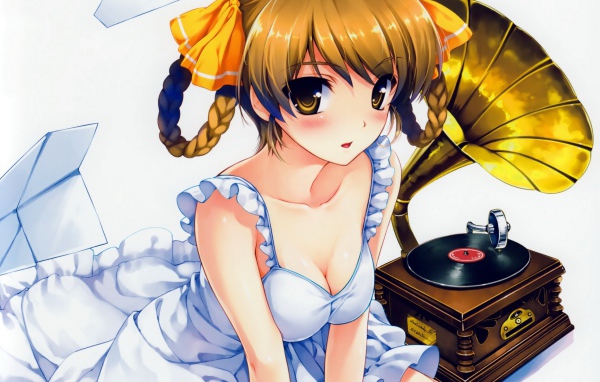 Девушка с патефоном