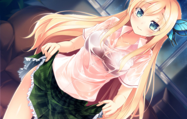 Девочка в мокрой одежде