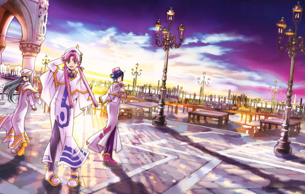 Девочки на площади с фонарями