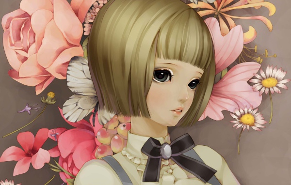 Девочка на фоне цветов