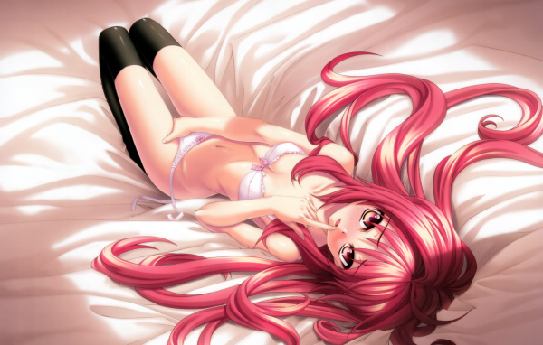 Девочка с розовыми волосами