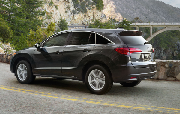 Автомобиль марки Acura модели RDX 2014