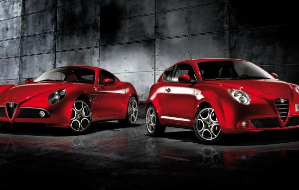 Красивый автомобиль Alfa Romeo 8c competizione