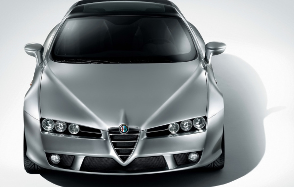Красивый автомобиль Alfa Romeo brera в Москве