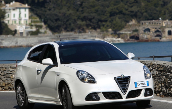 Дизайн автомобиля Alfa Romeo 145