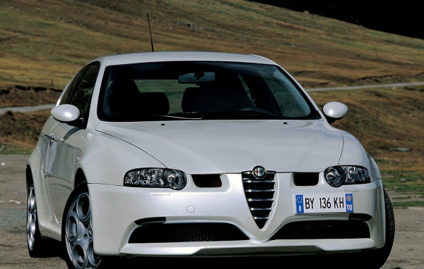 Дизайн автомобиля Alfa Romeo 147