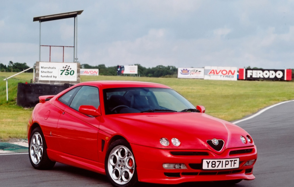 Дизайн автомобиля Alfa Romeo gtv