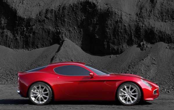 Новый автомобиль Alfa Romeo 8c competizione