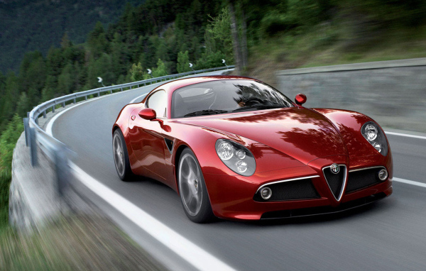 Новая машина Alfa Romeo 8c competizione