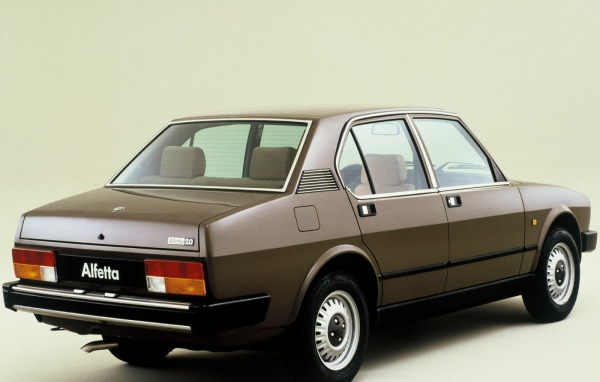 Фото автомобиля Alfa Romeo alfetta