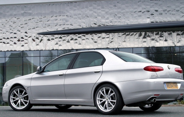 Тест драйв автомобиля Alfa Romeo 166