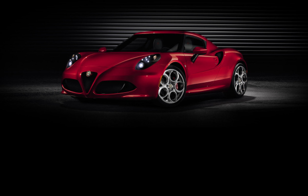 Тест драйв автомобиля Alfa Romeo 4c