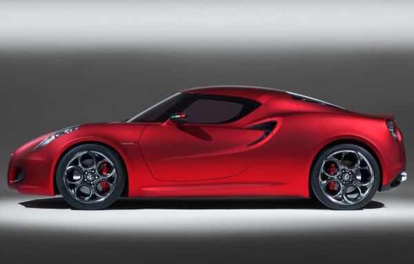 Новая машина Alfa Romeo 4c