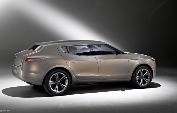 Новый автомобиль Aston Martin lagonda