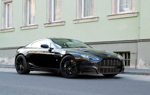 Новый автомобиль Aston Martin mansory