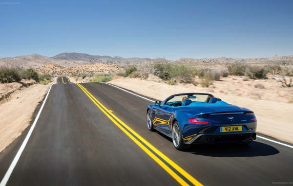 Новая машина Aston Martin volante