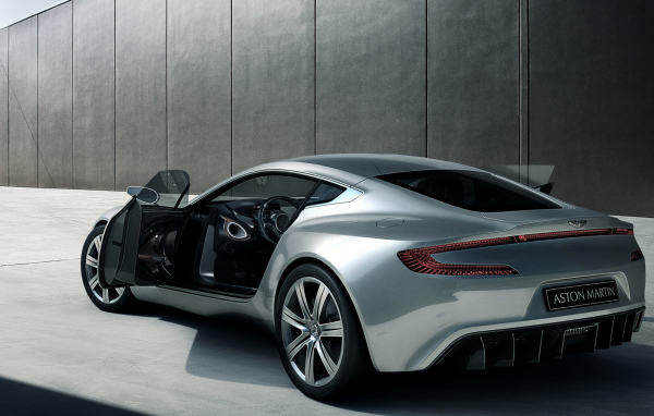 Надежная машина Aston Martin aspire