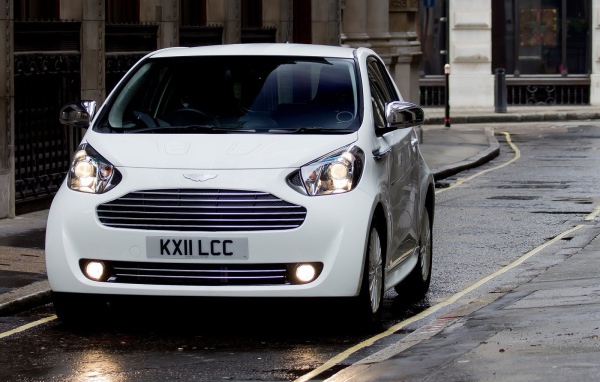 Надежный автомобиль Aston Martin cygnet