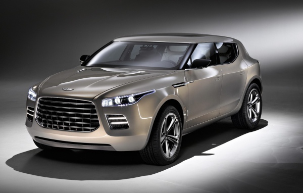 Надежная машина Aston Martin lagonda
