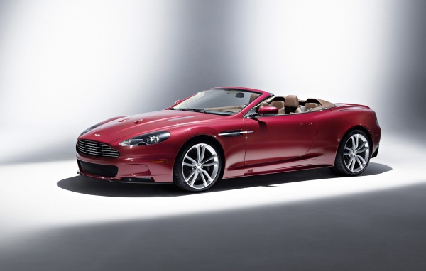 Надежный автомобиль Aston Martin volante