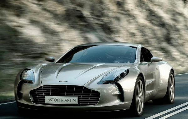 Стремительный Aston Martin one 77