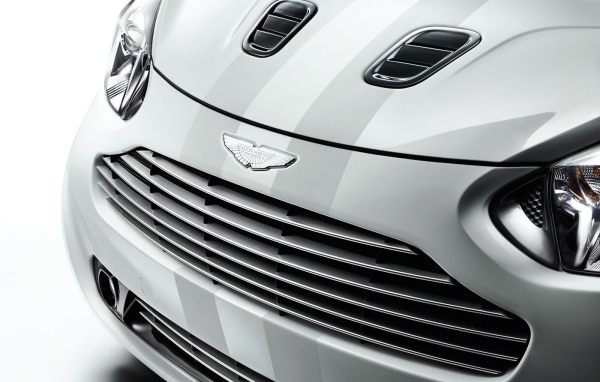 Тест драйв автомобиля Aston Martin cygnet