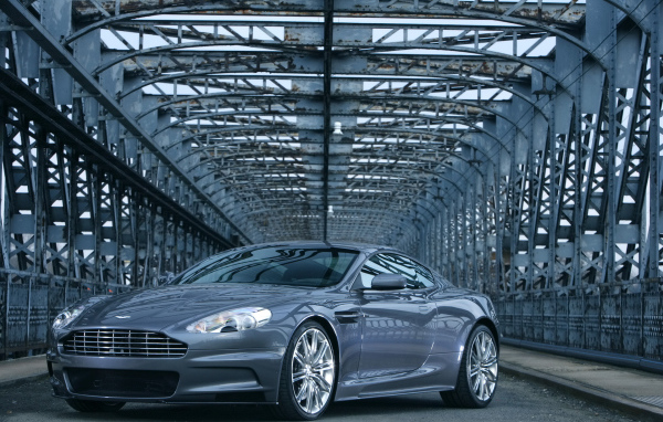 Тест драйв автомобиля Aston Martin dbs