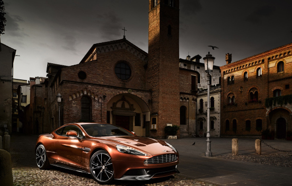 Тест драйв автомобиля Aston Martin vanquish