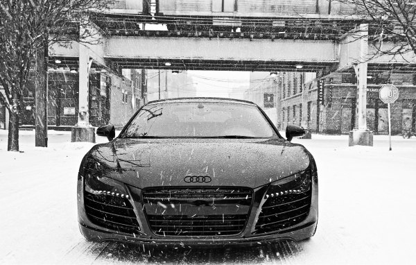 Красивый автомобиль Audi 2013 в Москве