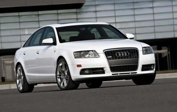 Красивый автомобиль Audi a6 в Москве