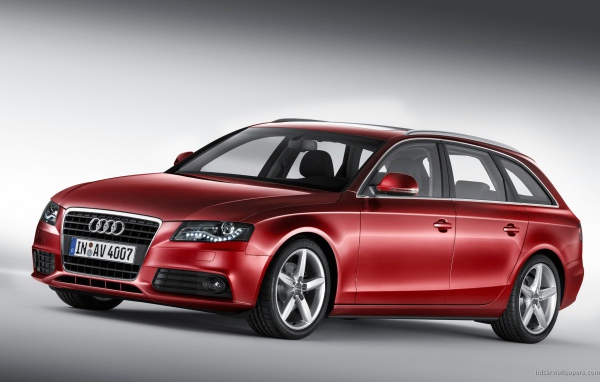 Красивый автомобиль Audi avant в Москве