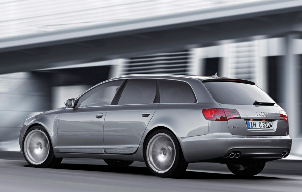 Красивый автомобиль Audi c5 в Москве